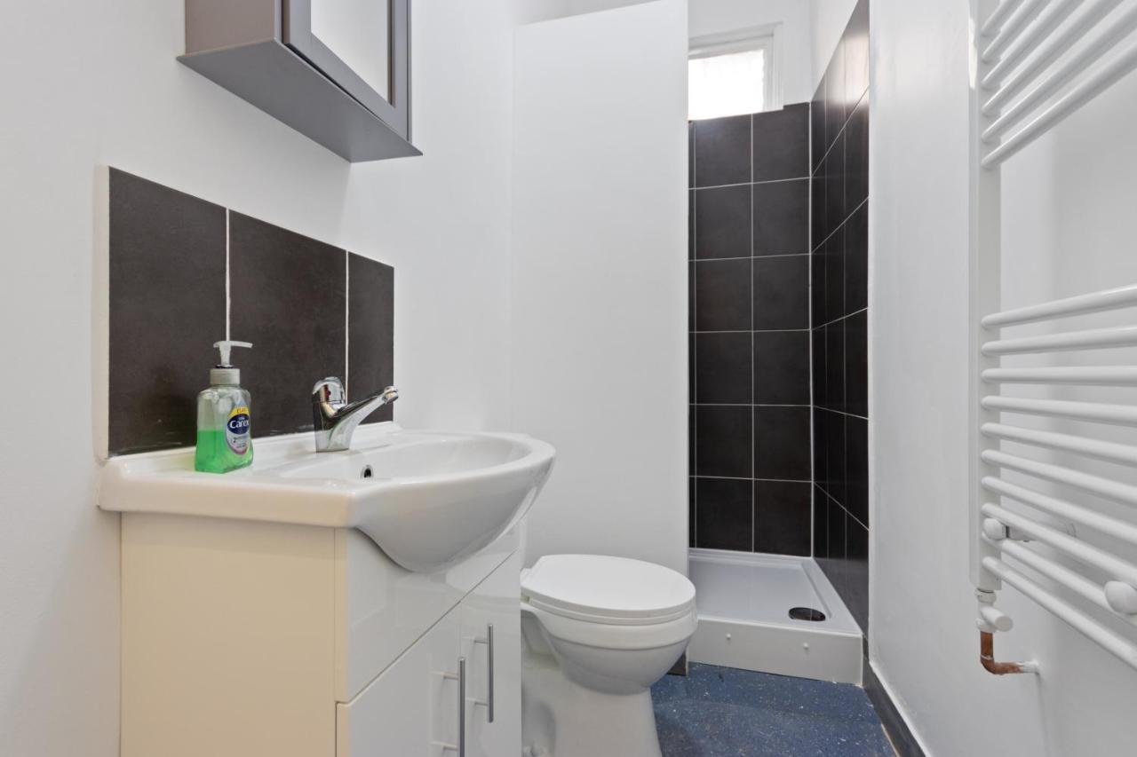 Fantastic 2Bd Barking Stay With Links To The City! London Bagian luar foto
